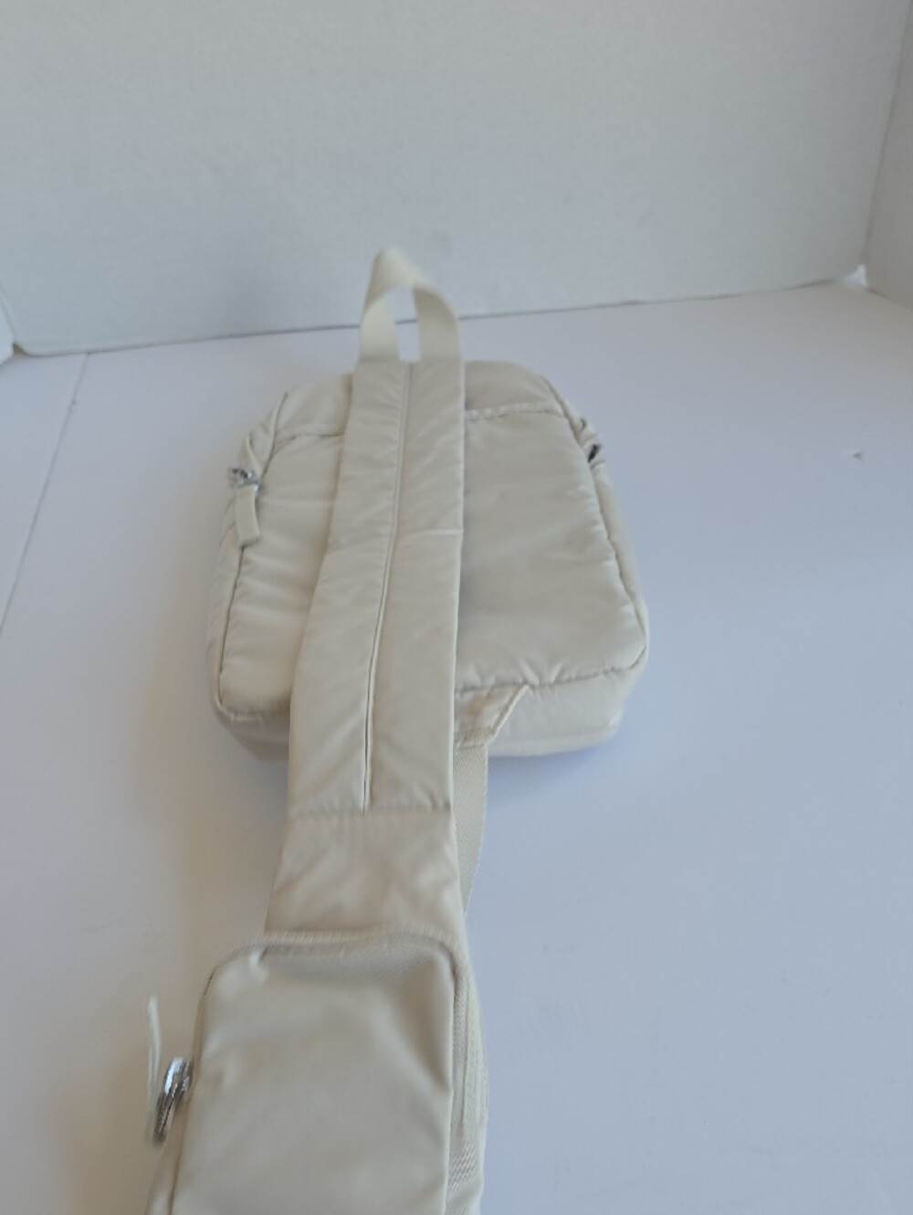 Adidas Essentials Sling Crossbody Bag Beige Multi Pocket Strap Pouch - Picture 6 of 13